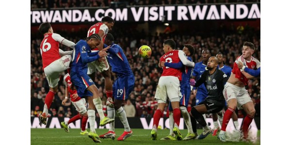Wspaniała symfonia taktyki piłkarskiej: Sztuka zwycięstwa wielkiej trójki Premier League